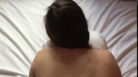 Муж снимает на камеру домашний секс без резинки по-собачьи
